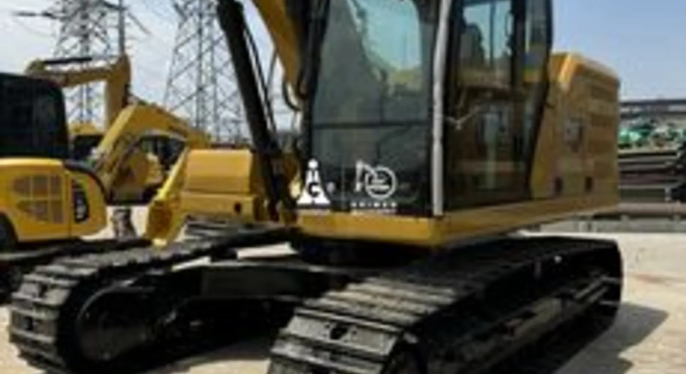 Caterpillar 320 Next Gen · 9.800 horas · oruga